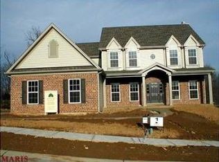 2401 Christopher View Dr, Saint Louis, MO 63129