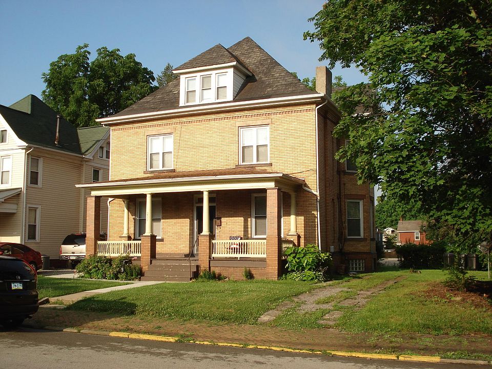 Stately home in heart of beaver with private entrance