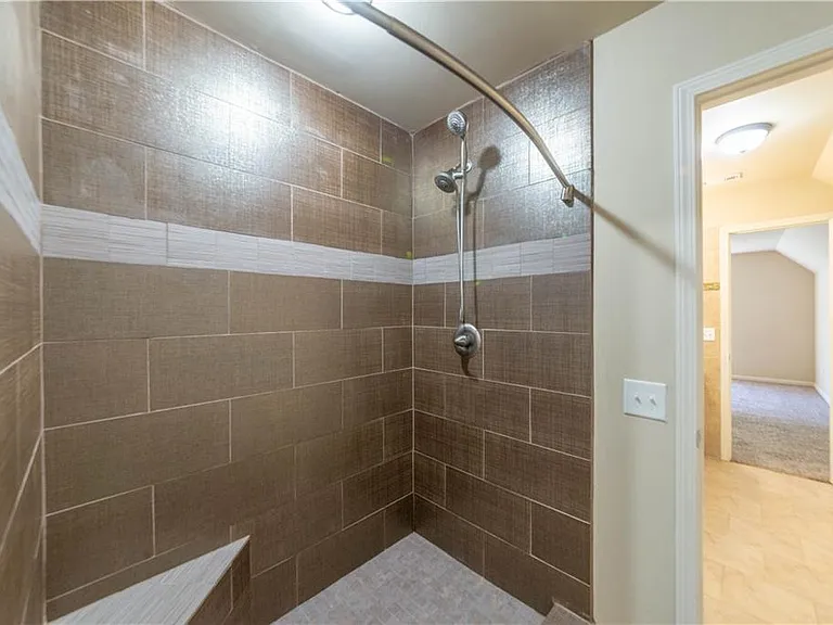 1371A Clermont Ave — Photo 21