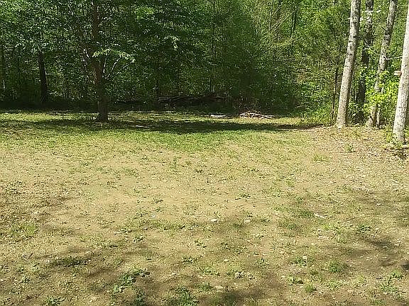 5th image of 218 Dudgen Ln