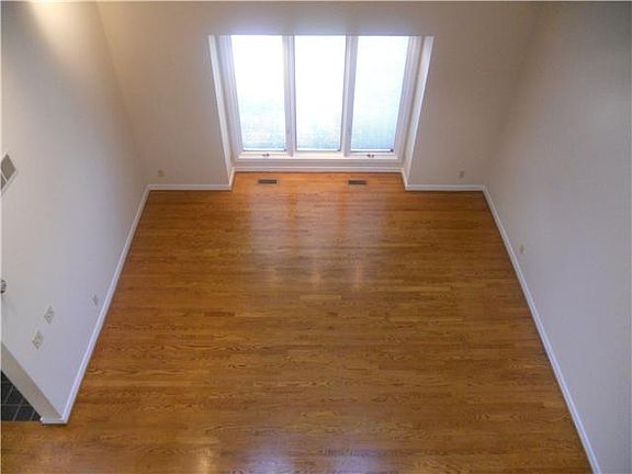 4th image of 27 Stabler Cir