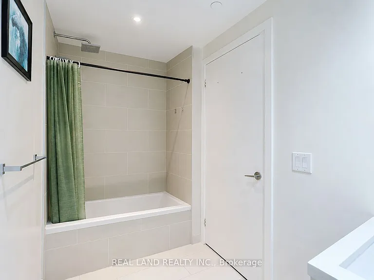 246 Logan Ave #303 — Photo 7