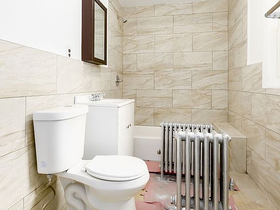 4th image of 745 Taylor Ave #1A