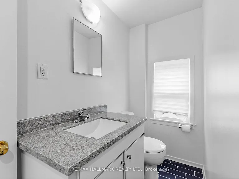 43 Highview Cres #3 — Photo 18