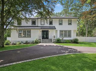 78 McCulloch Dr, Dix Hills, NY 11746