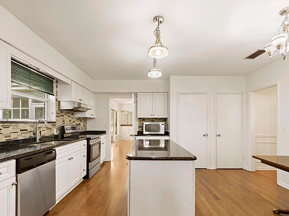 4th image of 6834 La Loma Dr
