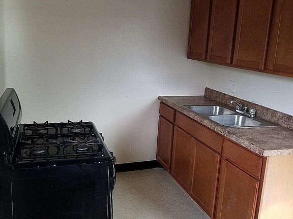 3rd image of 8380 Anthony Wayne Ave APT 4