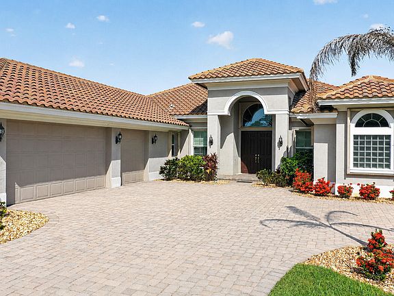 3rd image of 9431 Meadowood Drive