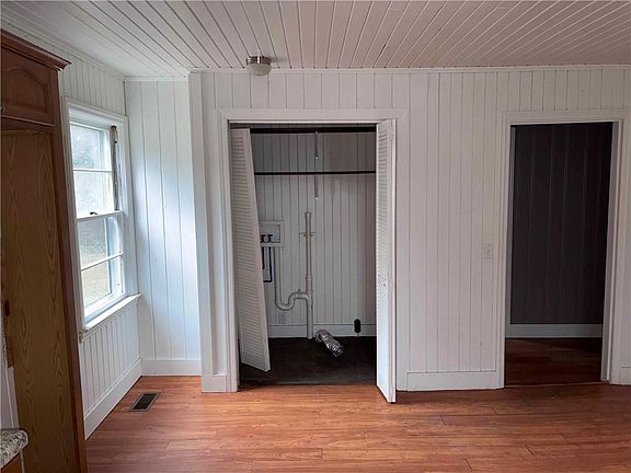 5th image of 6 Logan Way