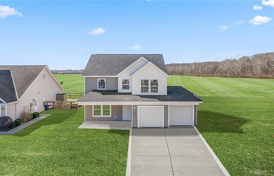 2nd image of 127 Pebble Stone Ln