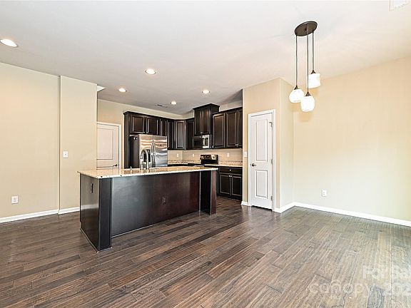 2nd image of 7202 Mariners Village Dr
