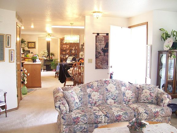 4th image of 8915 16th Pl SE