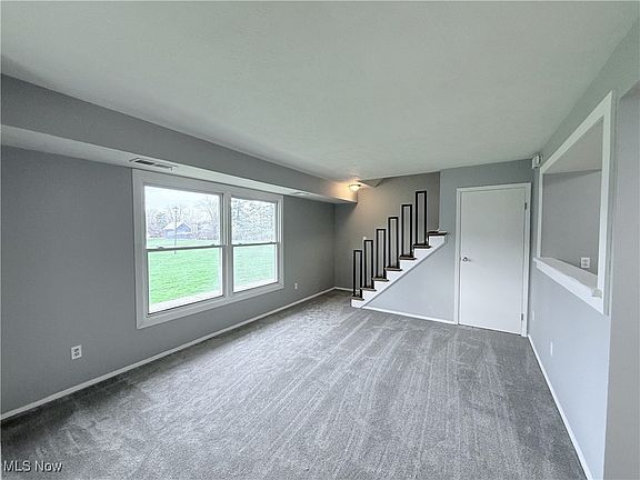 3rd image of 144 Canterbury Ln #B-29