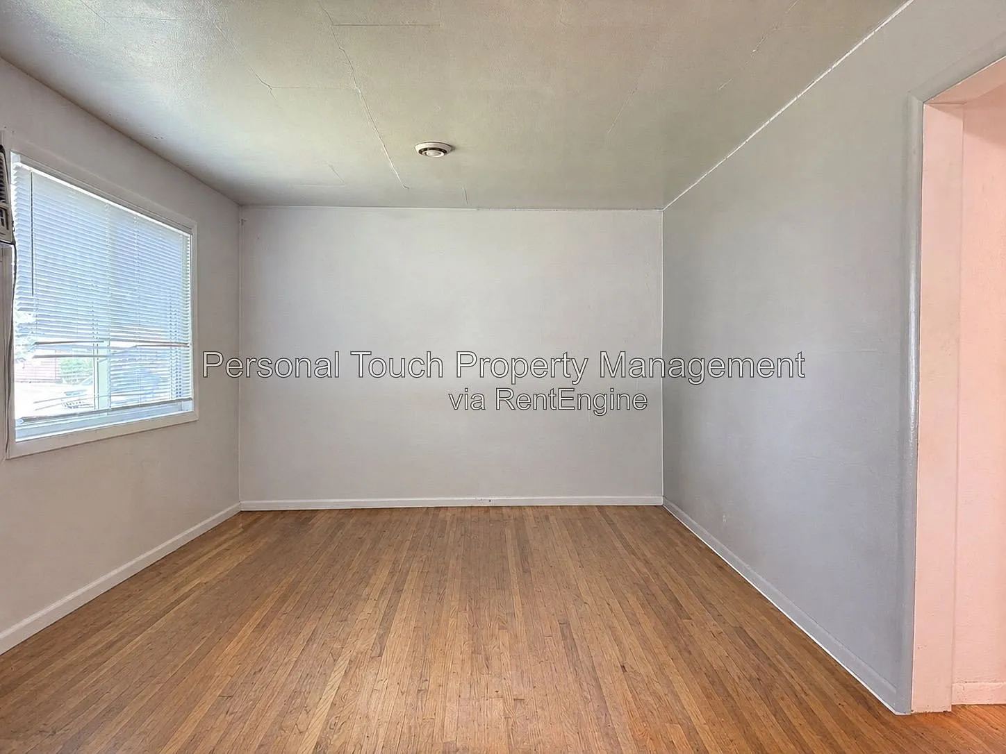 2 bed, 1.0 bath, $995 — Photo 2