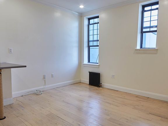 3rd image of 946 Bushwick Ave #423