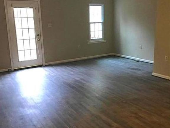 3rd image of 15303 Waters Edge Ct
