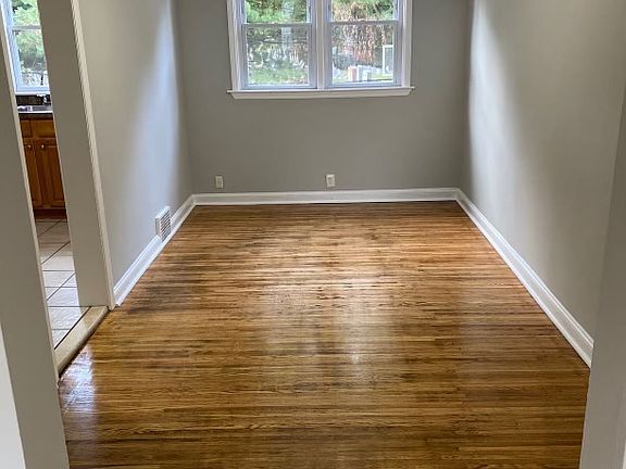 4th image of 2223 Bond Ave