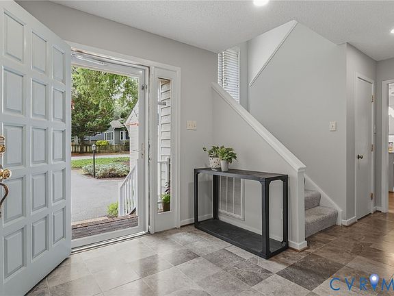4th image of 11200 Riverchase Dr