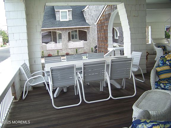 4th image of 336 East Ave