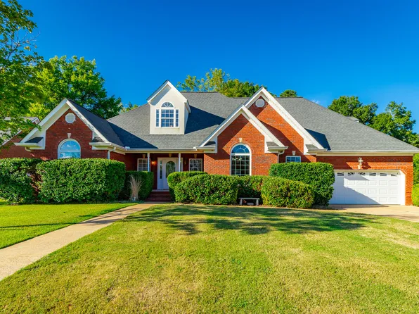 375 Champagne Cir, Ringgold, GA 30736