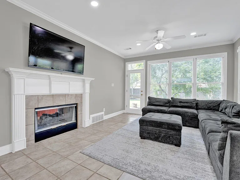 1331 Riding Brook Dr — Photo 11