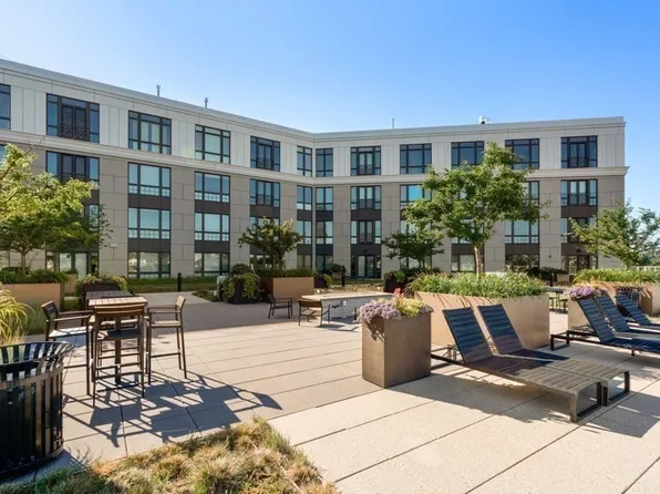 10 Shipyard Dr APT 414, Hingham, MA 02043