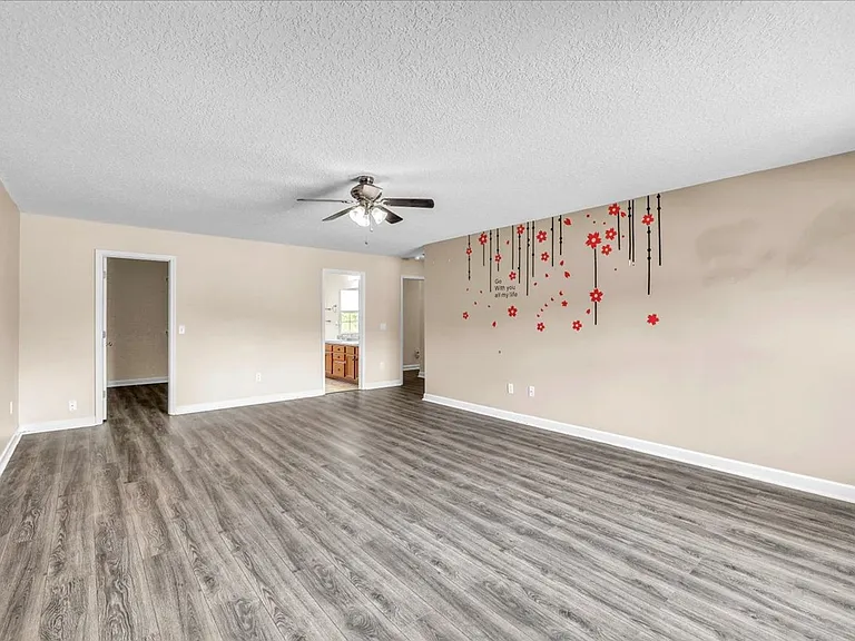 256 Savannah Ln — Photo 31