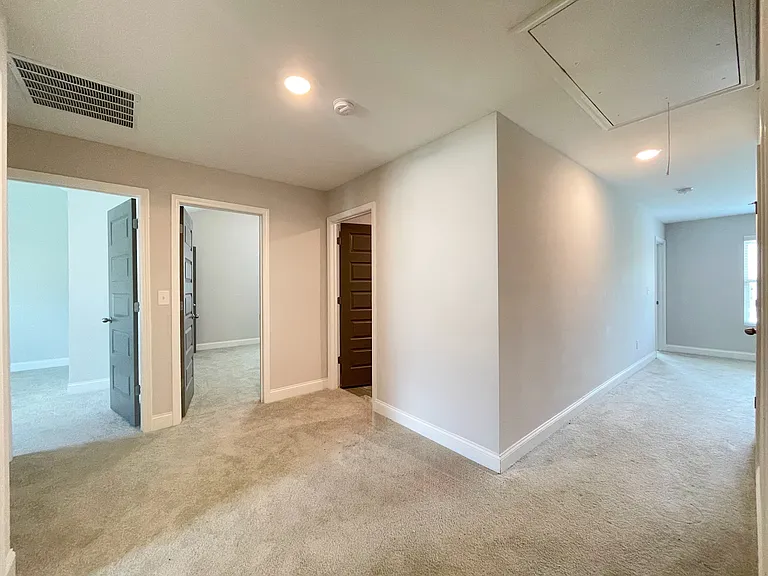 598 Omnia Ct — Photo 12