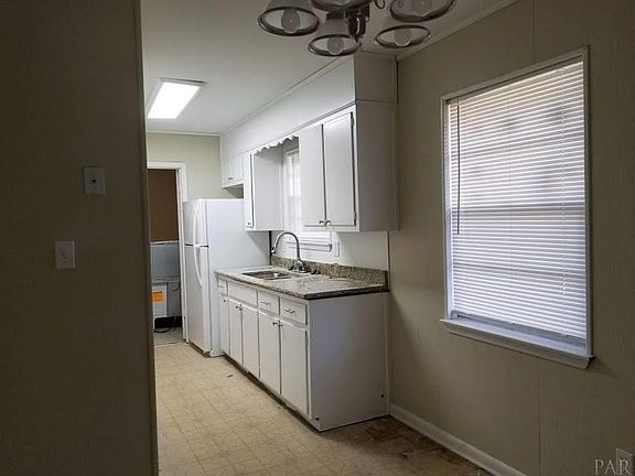 4th image of 8541 Pond Ave