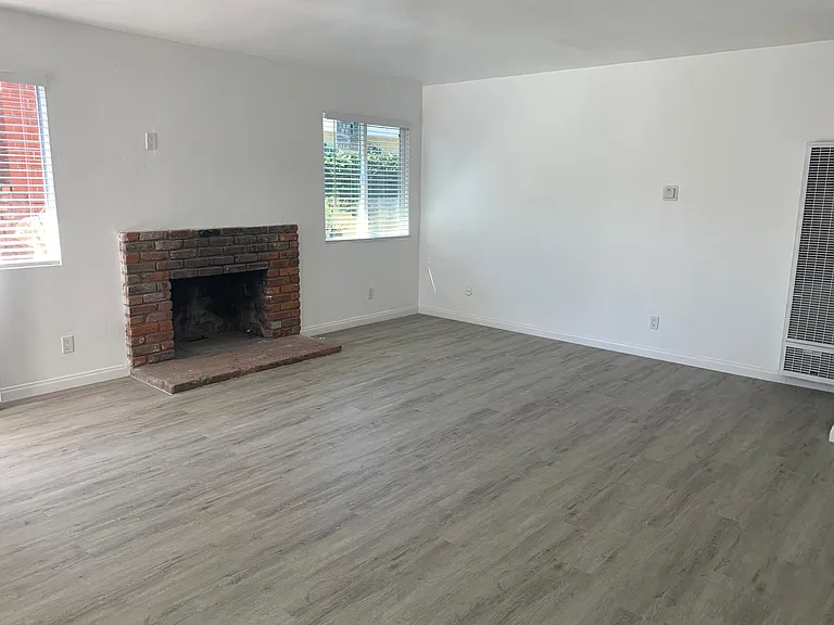 4334 W 145th St — Photo 3