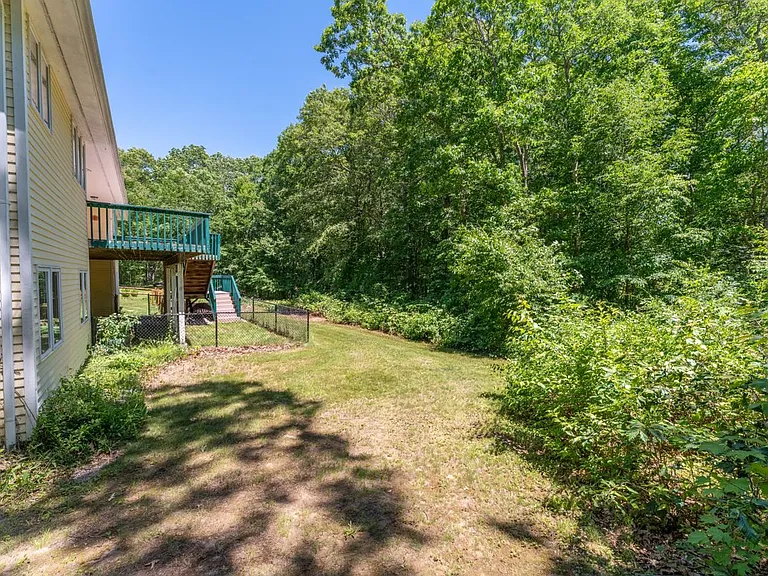 202 West Rd — Photo 37