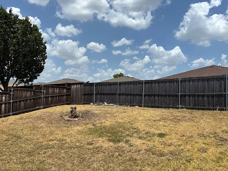 1657 Knight Trl — Photo 11