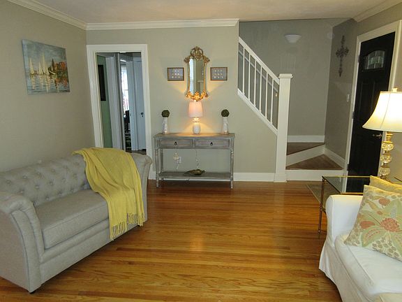 3rd image of 2647 Kings Hwy