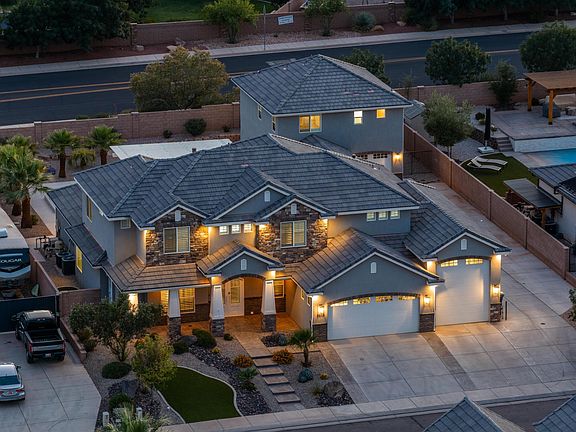 5th image of 3012 S Poplar Ln