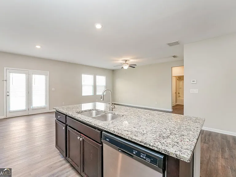 3735 Newbury Place Dr — Photo 9