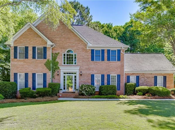 1484 Bellflower Ct SW, Lilburn, GA 30047