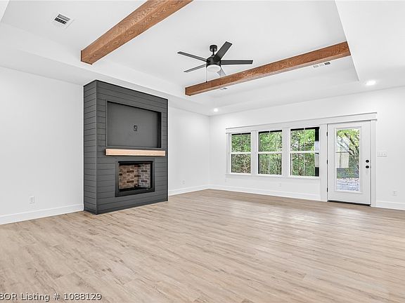 4th image of 815 Gleason Way