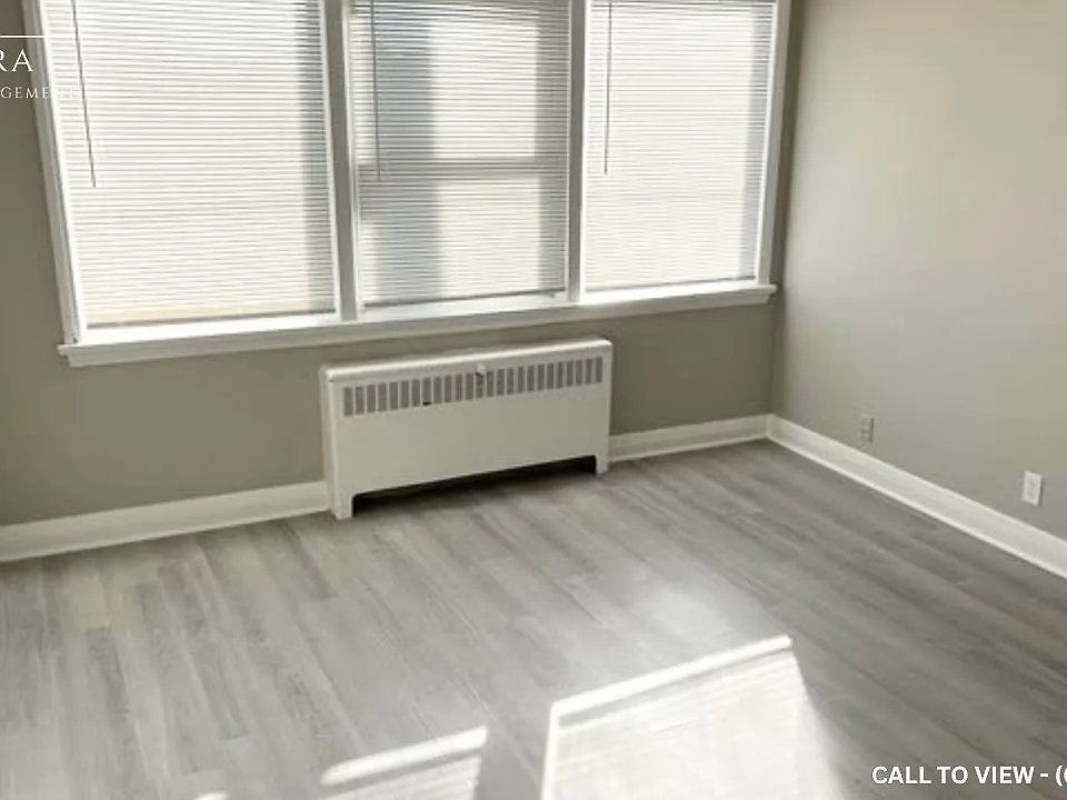 1011 Adelaide St N #31