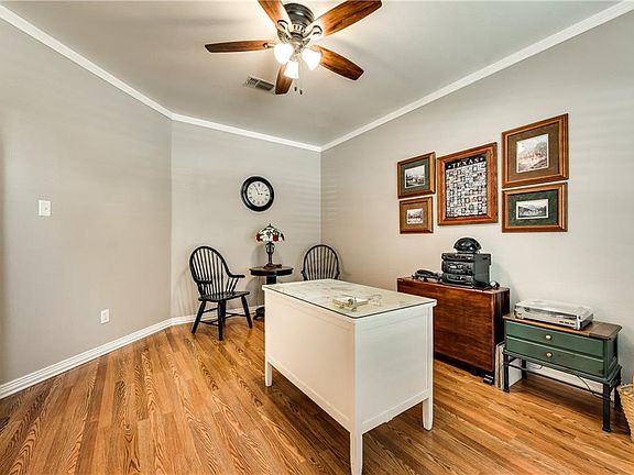 4th image of 5624 Buttercup Ln