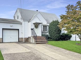 61 Tuella Ave, Elmwood Park, NJ 07407