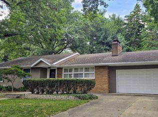 704 La Sell Dr, Champaign, IL