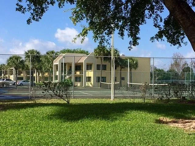 Meadows Cir