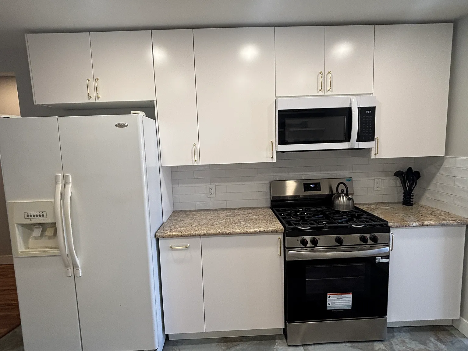 3 bed, 1029 sqft, $3,400 — Photo 4
