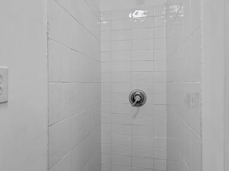 405 Falling Ln #1 — Photo 36