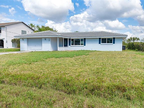 3rd image of 130 CRESTVIEW DRIVE
