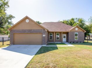140 E Morris St, Rhome, TX 76078