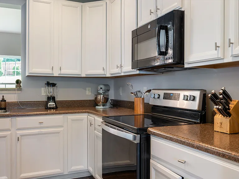 636 Wolfeboro Ln — Photo 17