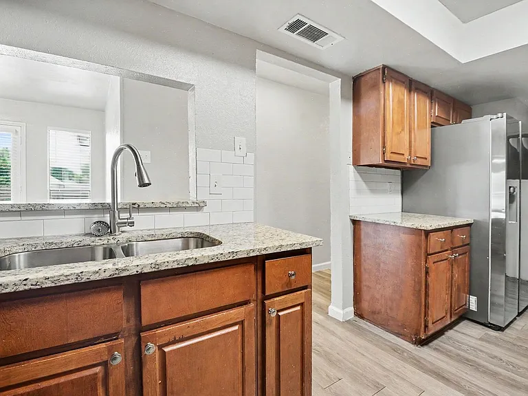 2201 Jackson Cir — Photo 13