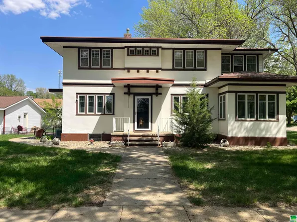 350 S 6th St, Akron, IA 51001