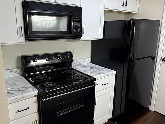 3rd image of 115 Prescott Pl